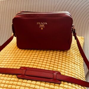 Prada
One Size Zip Crossbody Bag Saffiano Leather Mini